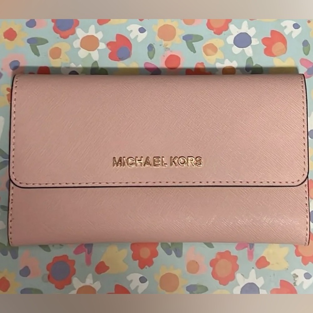 MICHAEL MICHAEL KORS Large Soft Pink Leather Tri-Fold Wallet. NWOT